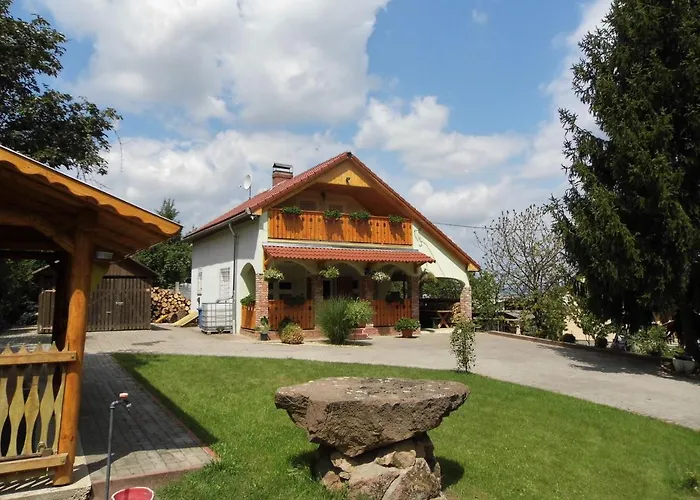 Gergely-haz, A Volt Peteri Dezsas Vendeghaz Sajoszentpeter