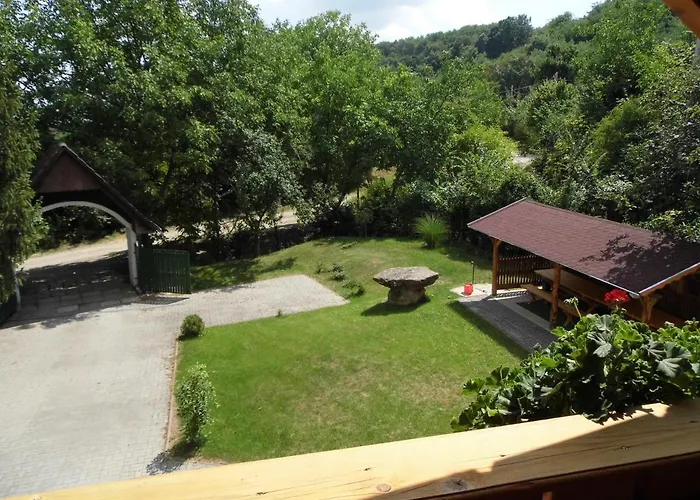 Gergely-haz, A Volt Peteri Dezsas Vendeghaz Tatil Evi *