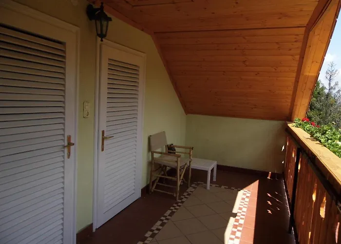 Gergely-haz, A Volt Peteri Dezsas Vendeghaz Sajoszentpeter