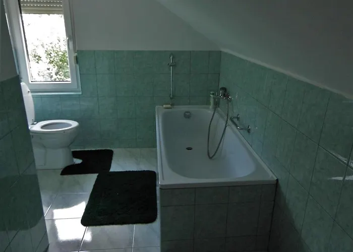 Gergely-haz, A Volt Peteri Dezsas Vendeghaz Sajoszentpeter