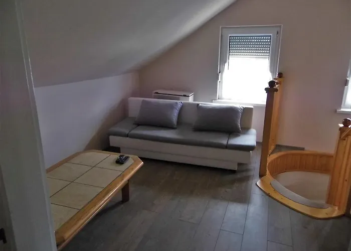 Gergely-haz, A Volt Peteri Dezsas Vendeghaz Sajoszentpeter