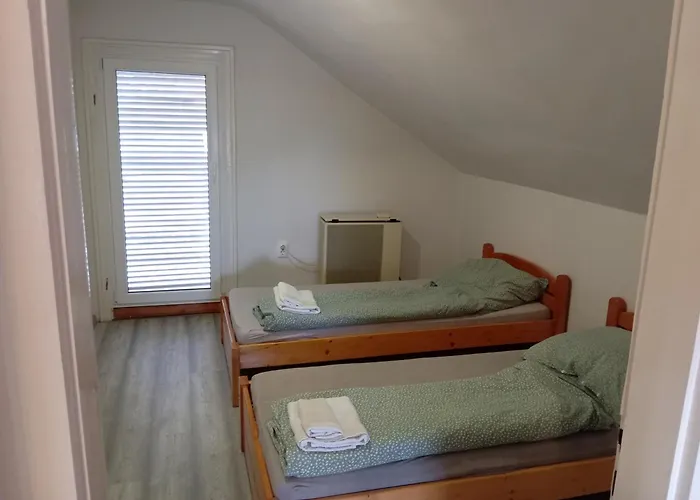 Gergely-haz, A Volt Peteri Dezsas Vendeghaz Tatil Evi